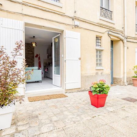 Rer C A 4 Minutes A Pieds Chateau De Versailles 15 Minutes A Pied Apartment Exterior photo