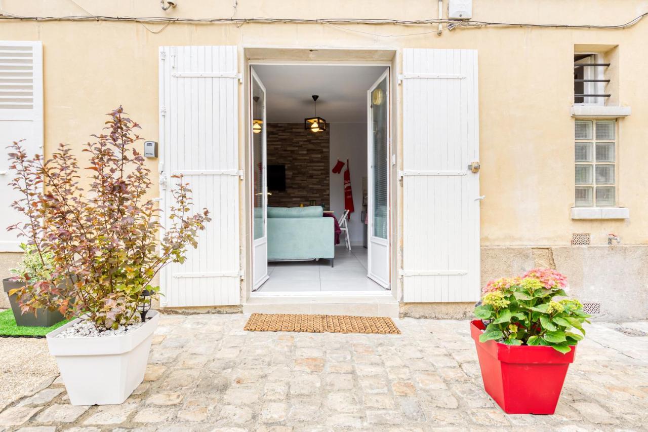 Rer C A 4 Minutes A Pieds Chateau De Versailles 15 Minutes A Pied Apartment Exterior photo