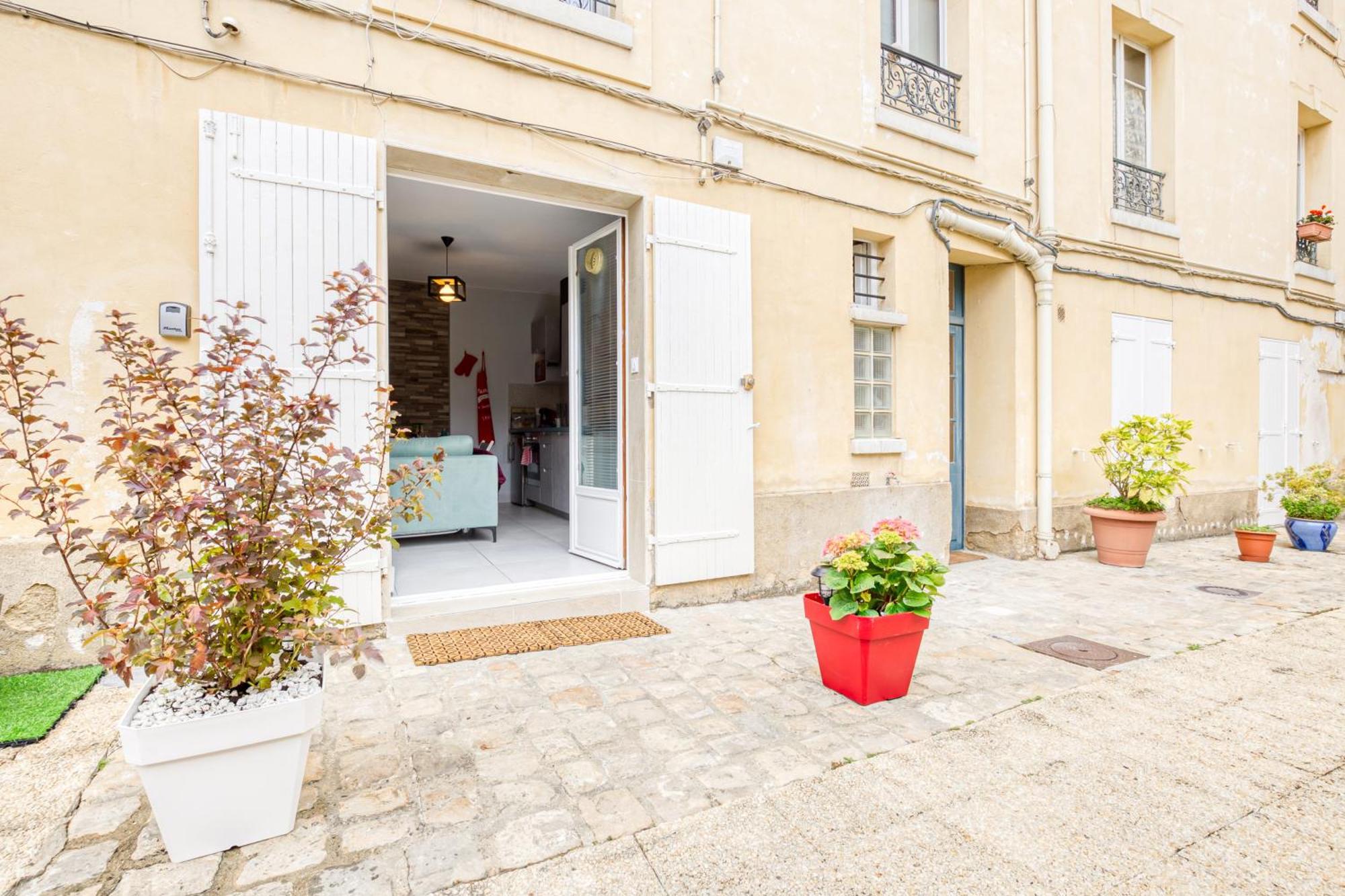 Rer C A 4 Minutes A Pieds Chateau De Versailles 15 Minutes A Pied Apartment Exterior photo