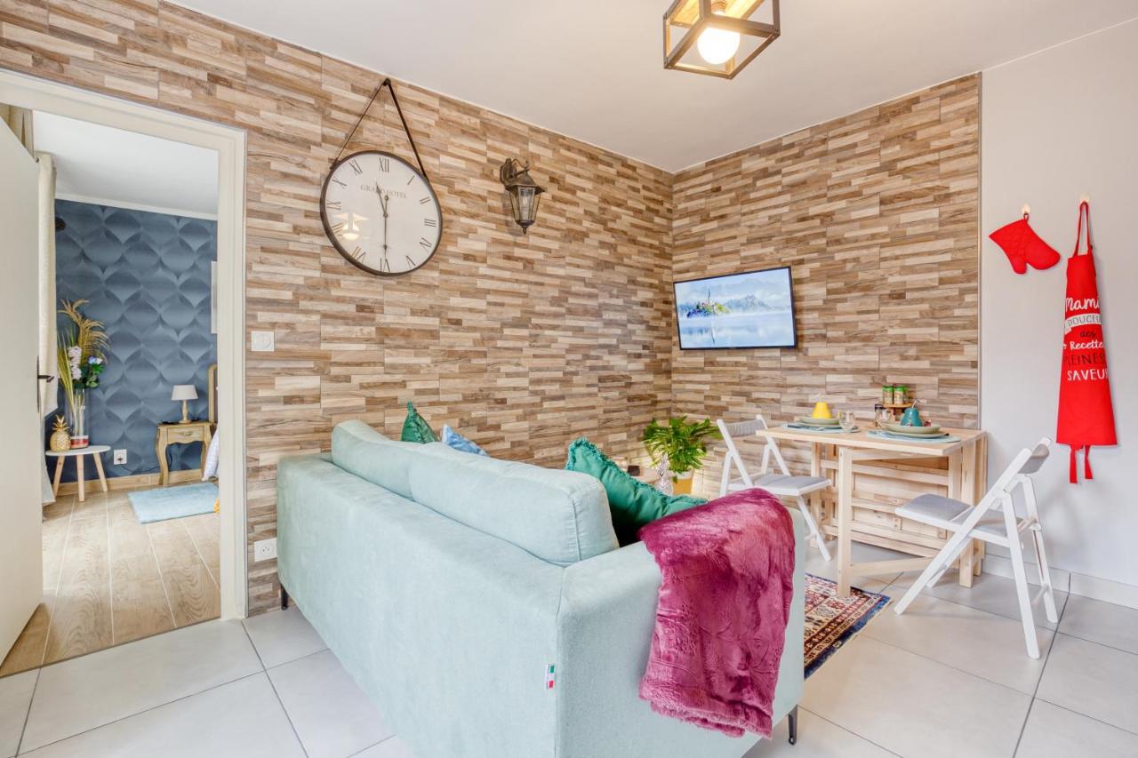 Rer C A 4 Minutes A Pieds Chateau De Versailles 15 Minutes A Pied Apartment Exterior photo